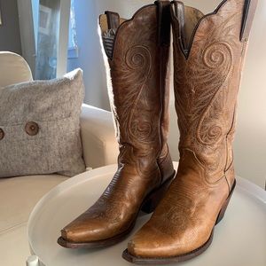 Justin Tan Cowboy Boots 6.5